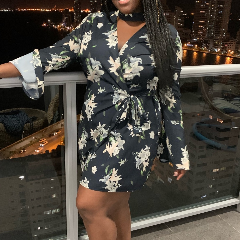 Missguided Floral Wrap Over Flared Sleeve Dress in Navy | US 16